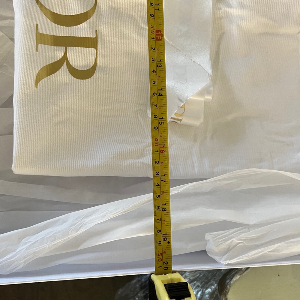 DIOR: Authentic Tote Gift Box ๐ฆ + Gift Bag ๐ + Tissue & Ribbon - Picture 4 of 6